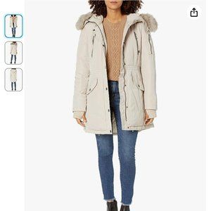 BCBGMAXAZRIA Women's Heavy Parka with Faux Fur Hood (M)
